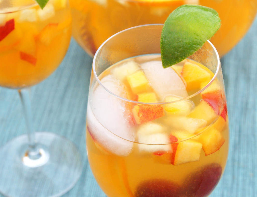 Sangria de Vinho Branco · Iguaria Receita e Culinária