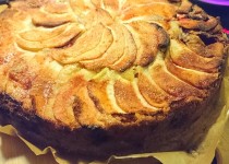Bolo de Maçã com Frutos Vermelhos