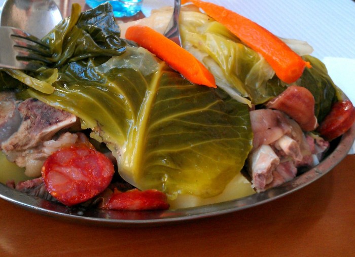 iguaria-cozido-a-portuguesa-na-mesa