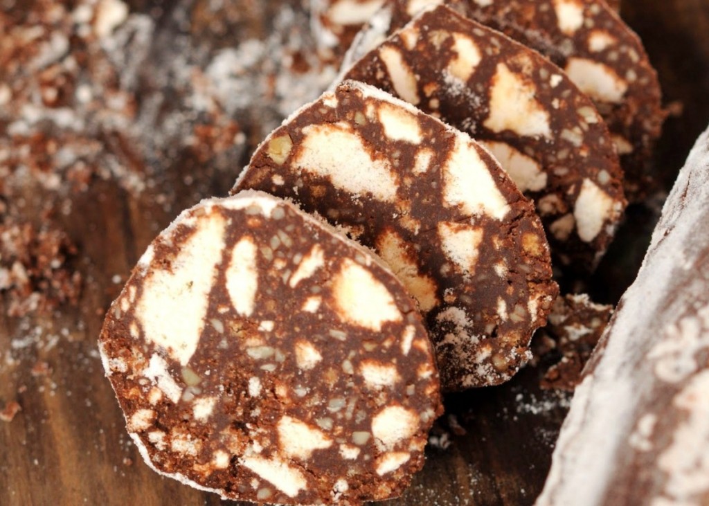 Salame de Chocolate · Iguaria Receita e Culinária