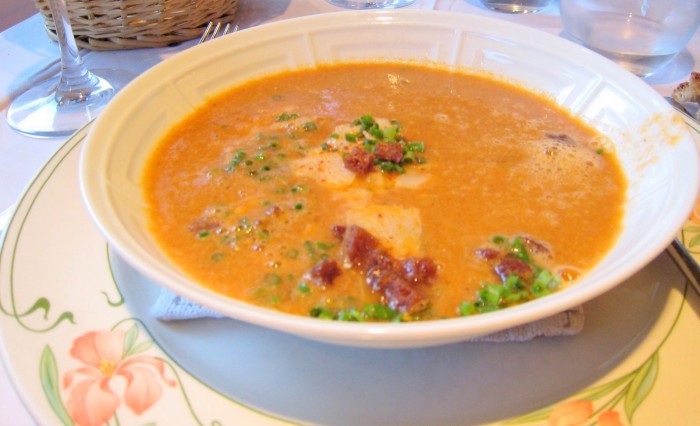 sopa-de-peixe-algarvia-com-crotons