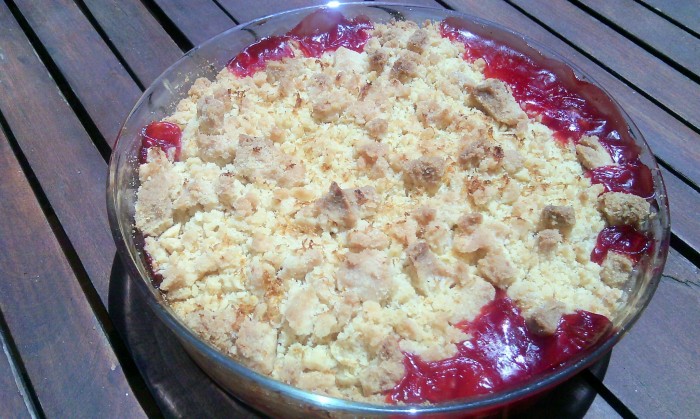 crumble-de-morangos-ananas