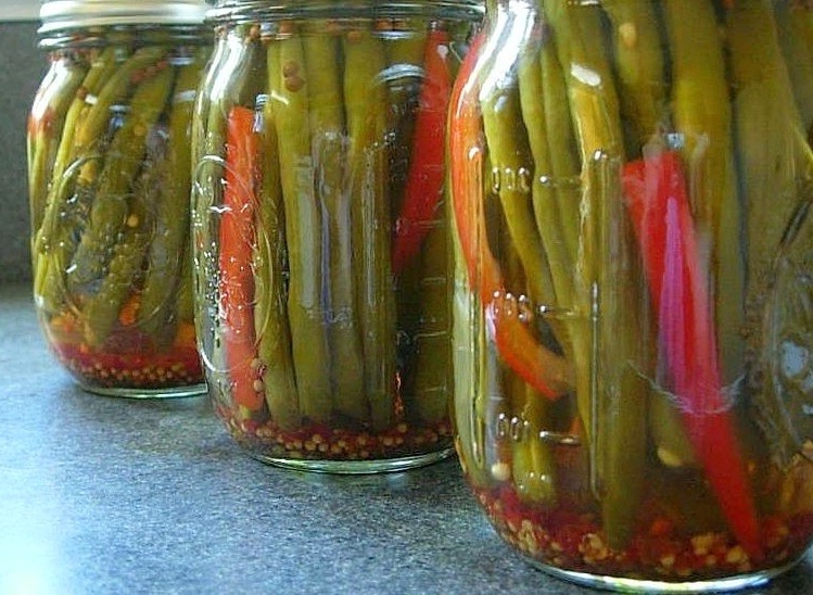 pickles-picantes-de-feijao-verde