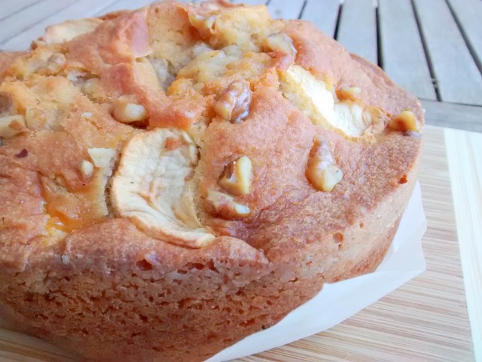 Bolo-de-Maca-e-Nozes