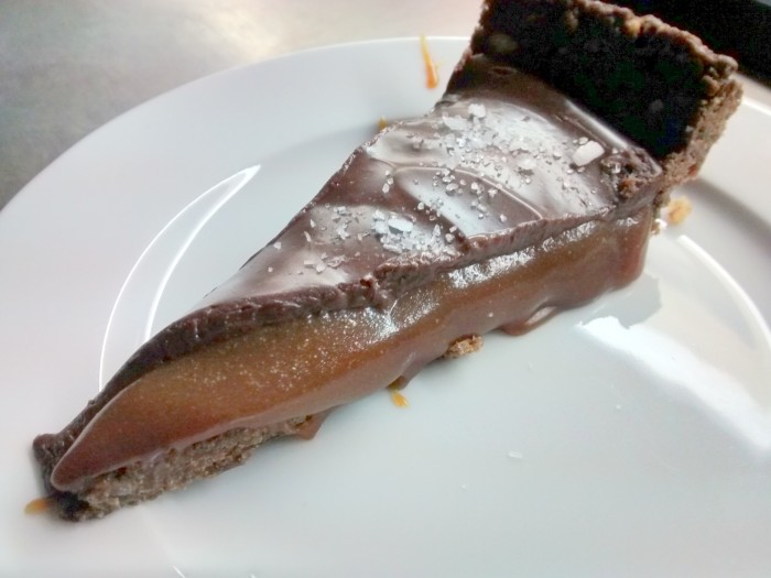 Fatia-de-Tarte-Caramelo-e-Chocolate-com-Sal