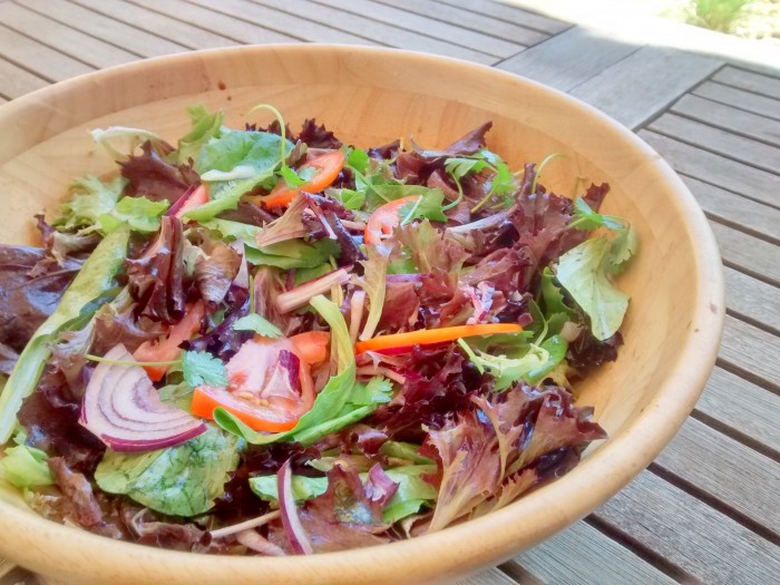 Salada-Simples-de-Alface-e-Tomate