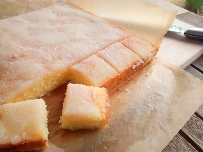 Iguaria_Cubos-de-Brownie-de-Limao