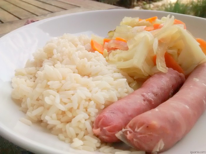 Iguaria_Salsichas-Frescas-com-Couve