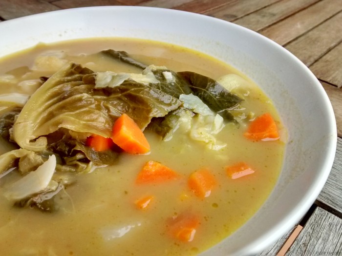 Iguaria_Sopa-com-Couve-e-Feijao