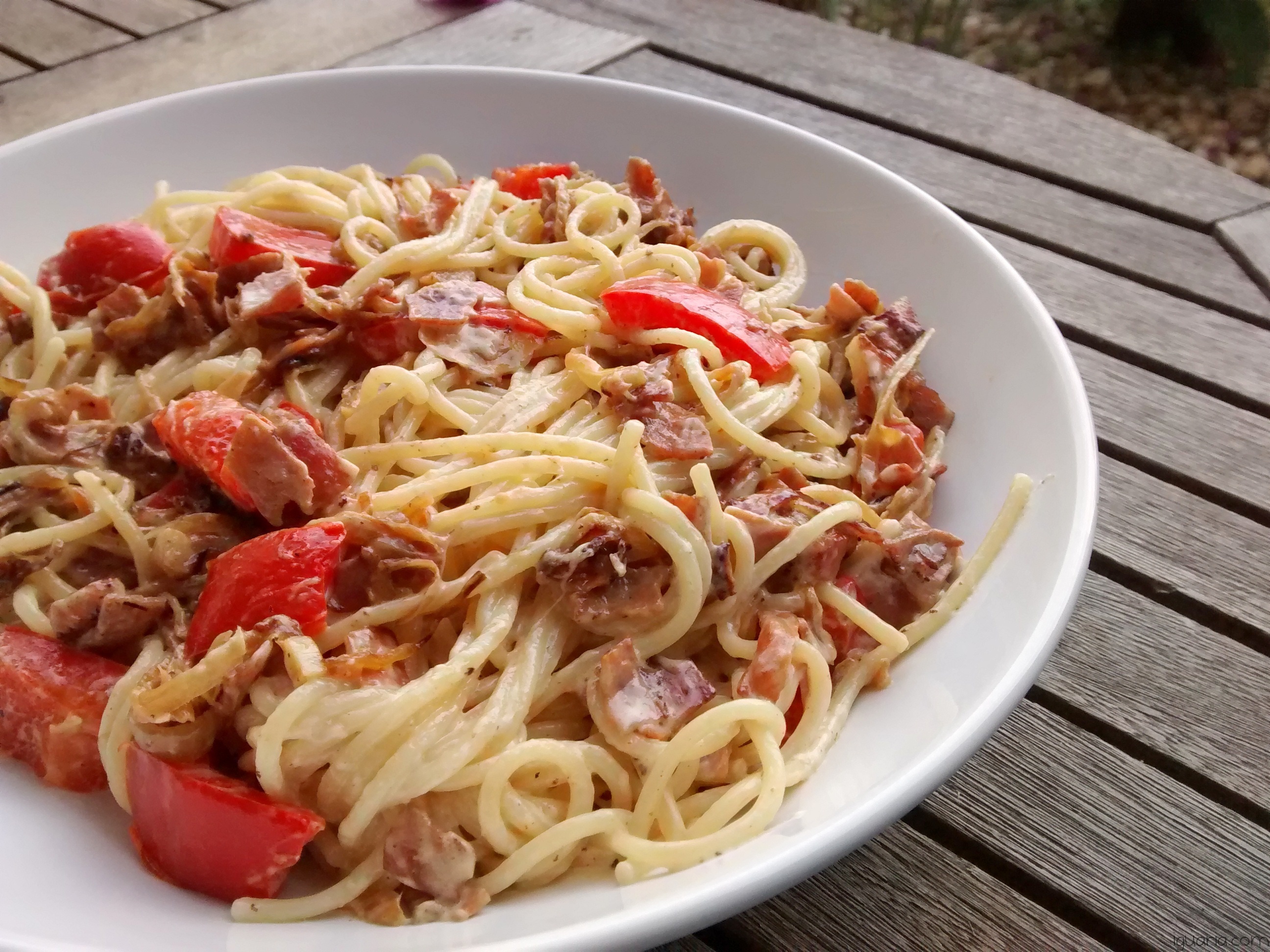 Iguaria_Esparguete-com-Fiambre-Pimentos-e-Bacon