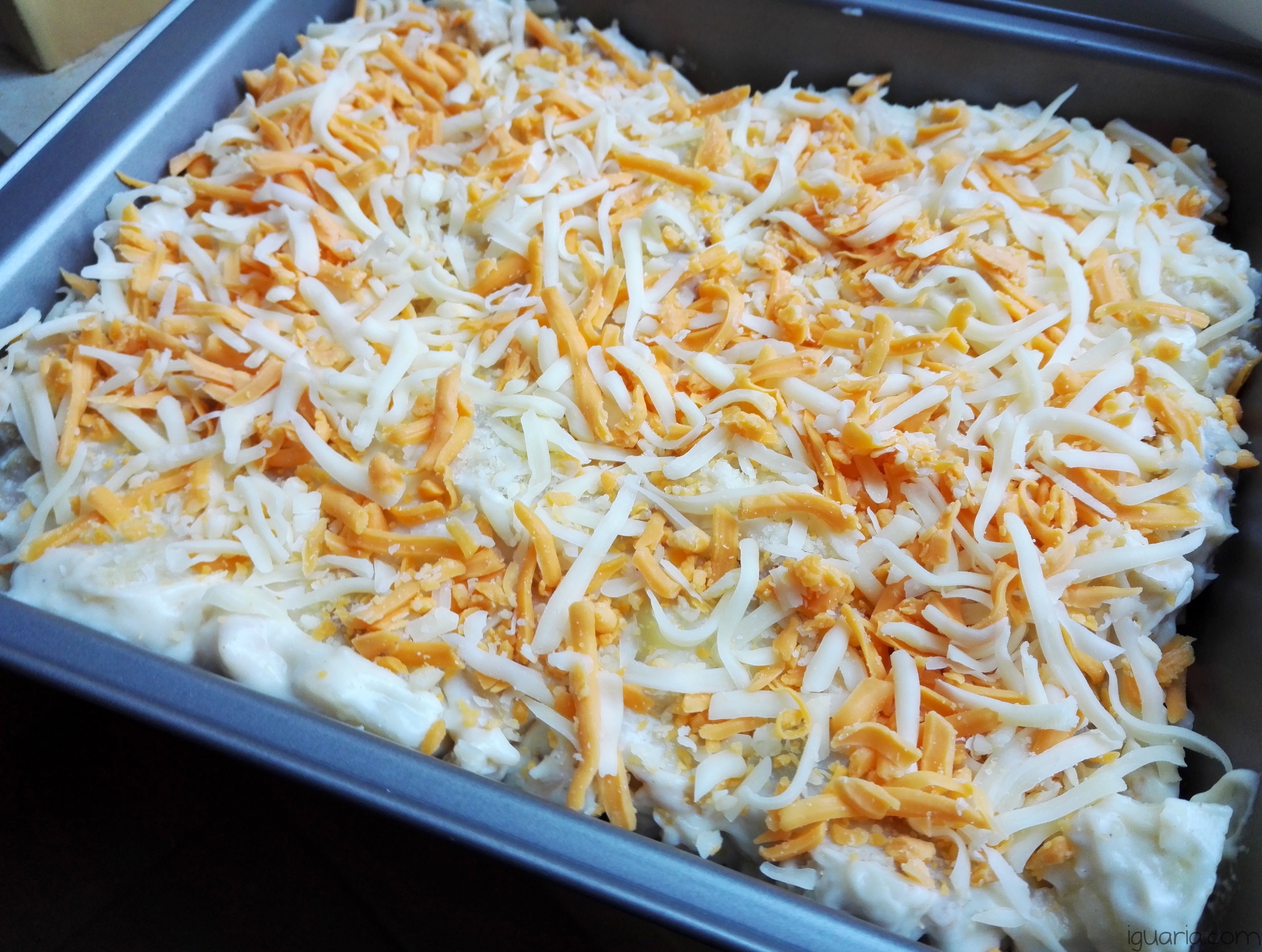 Iguaria_Espalhar-Queijo-por-cima-Gratinar