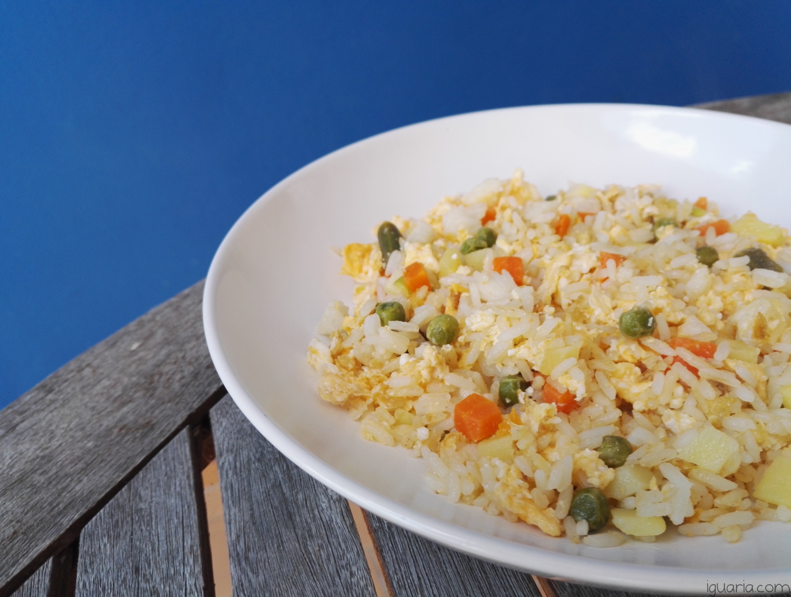 Como fazer  arroz com ovo mexido?
