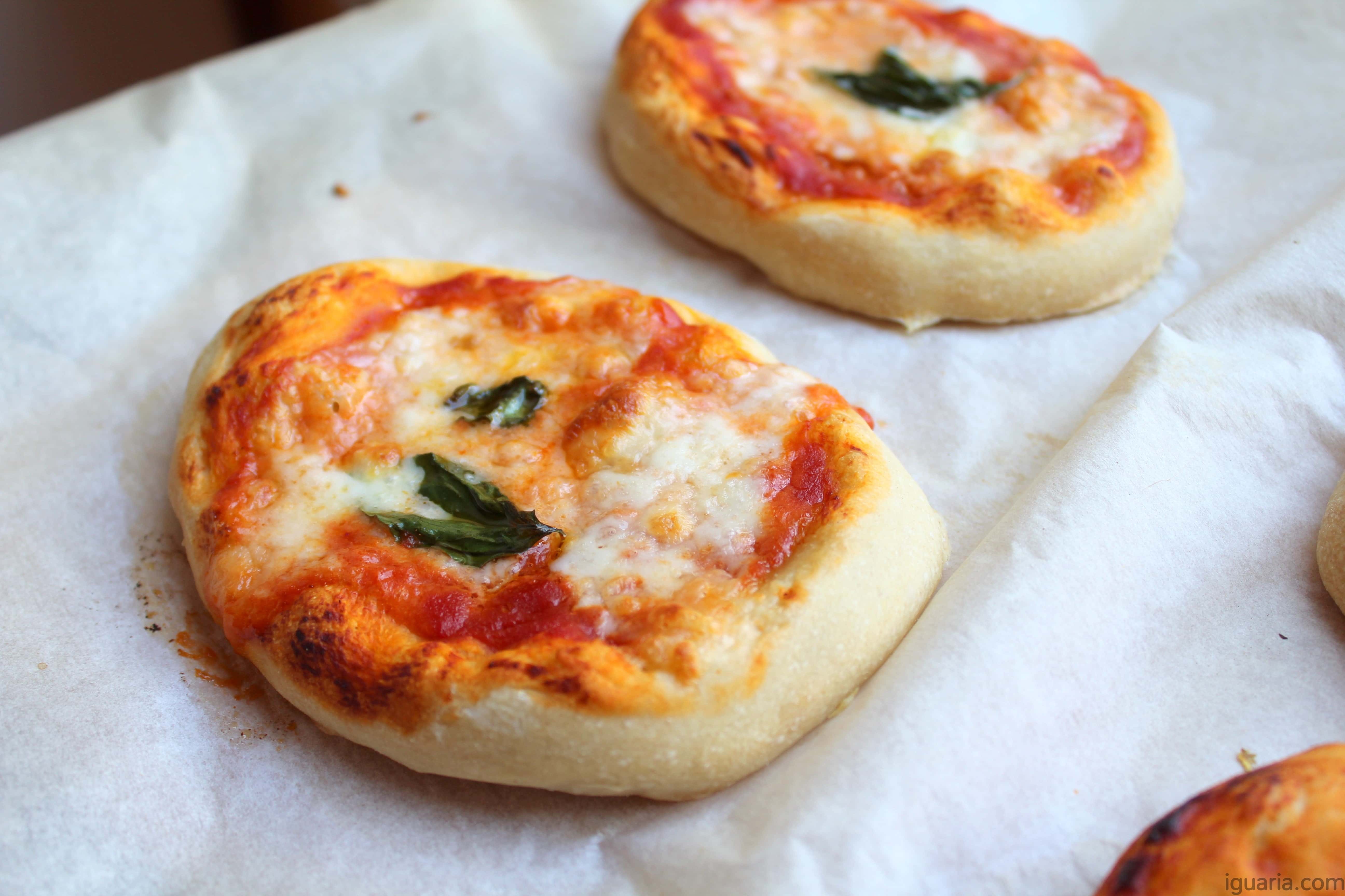 Mini Pizzas • Iguaria! Receita e Culinária