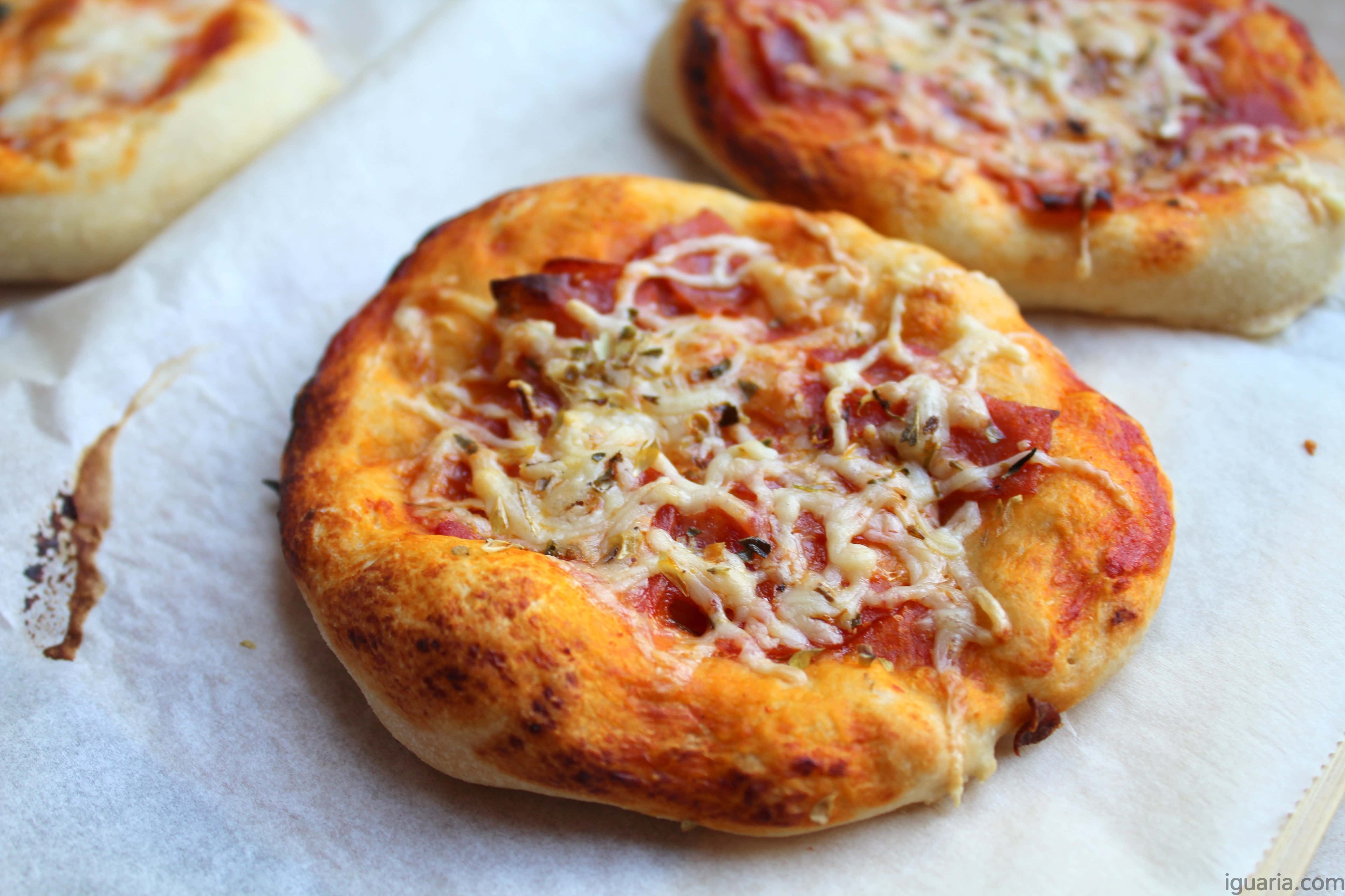 Mini Pizzas • Iguaria! Receita e Culinária